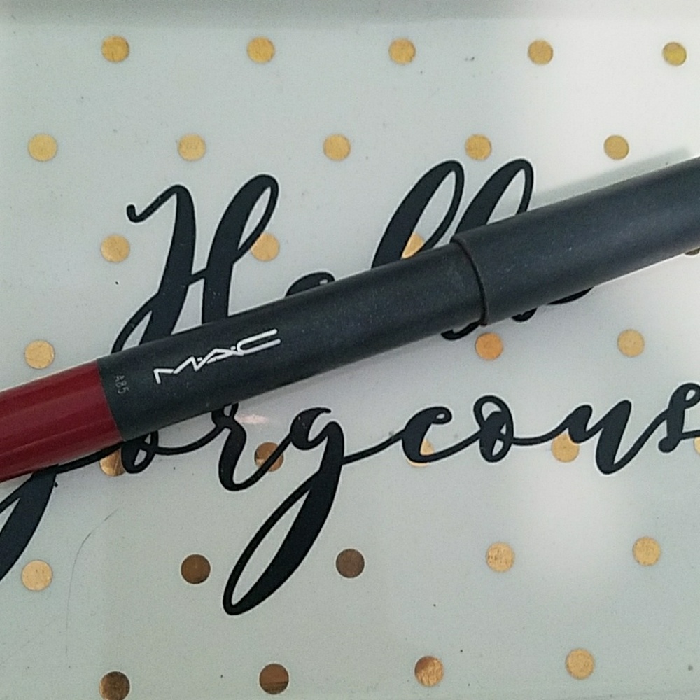 Reddy to go lip colour